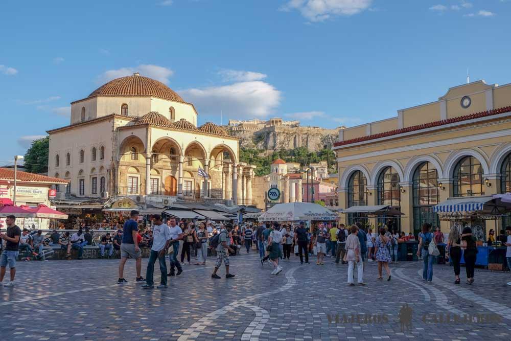 Monastiraki, otra de las mejores zonas donde dormir en Atenas